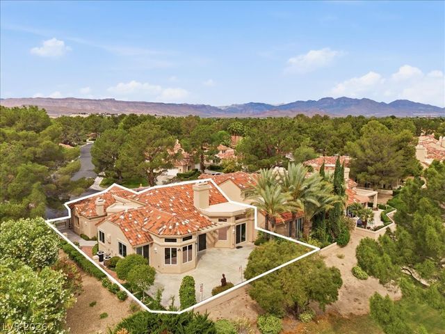 8215 Round Hills Circle, Las Vegas, NV 89113