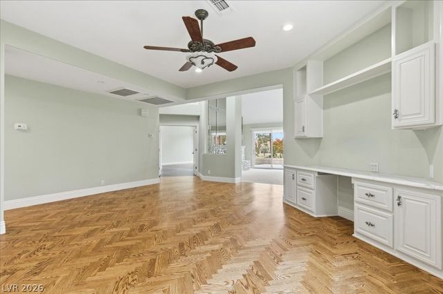 8215 Round Hills Circle, Las Vegas, NV 89113