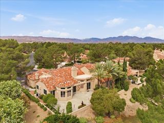 8215 Round Hills Circle, Las Vegas, NV 89113