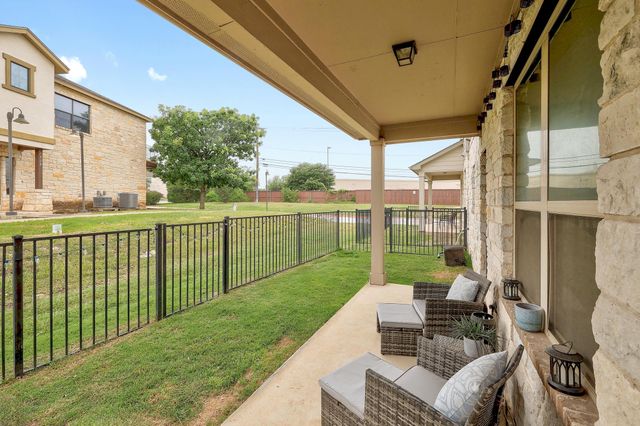 2105 Town Centre DR 48, Round Rock, TX 78664