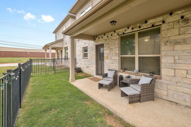 2105 Town Centre DR 48, Round Rock, TX 78664