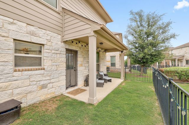 2105 Town Centre DR 48, Round Rock, TX 78664
