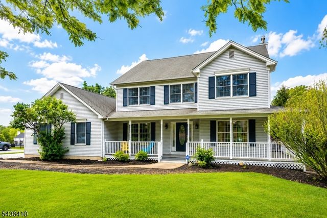 13 Briarwood Rd, Washington Twp., NJ 07853