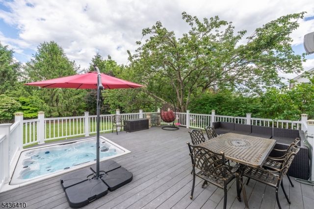 13 Briarwood Rd, Washington Twp., NJ 07853