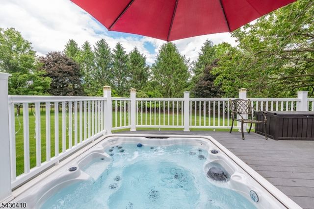 13 Briarwood Rd, Washington Twp., NJ 07853