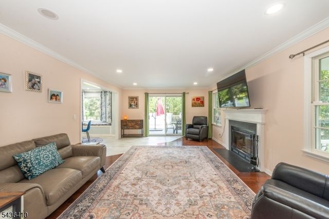 13 Briarwood Rd, Washington Twp., NJ 07853