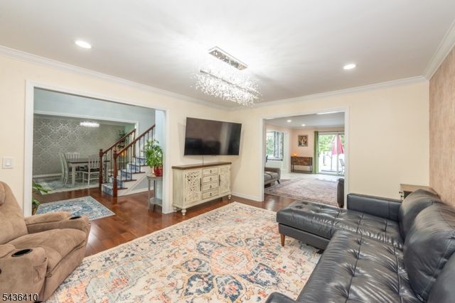 13 Briarwood Rd, Washington Twp., NJ 07853