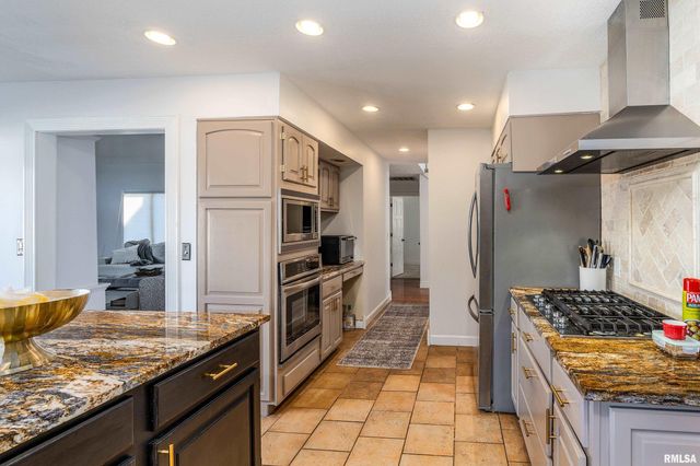 205 Dinah Lane, Marion, IL 62959