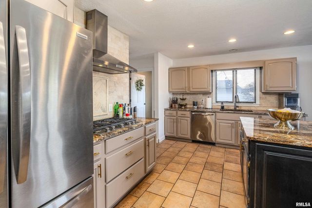 205 Dinah Lane, Marion, IL 62959