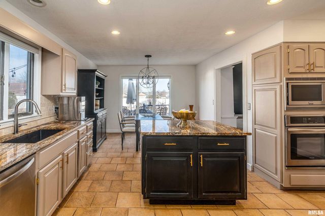 205 Dinah Lane, Marion, IL 62959