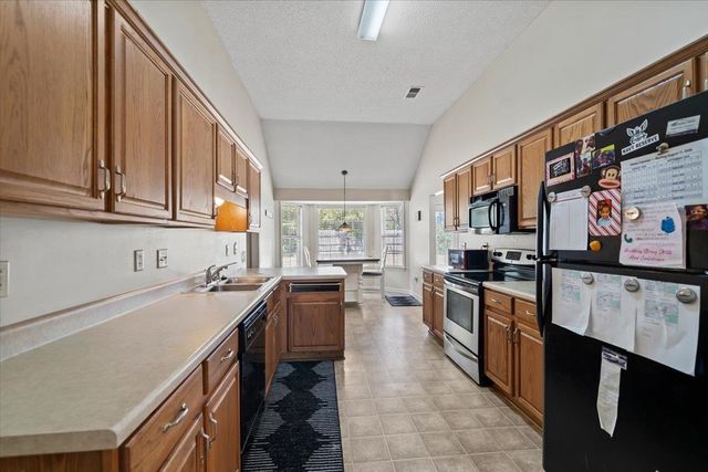 9562 MISTY KNOLL DR, Memphis, TN 38016