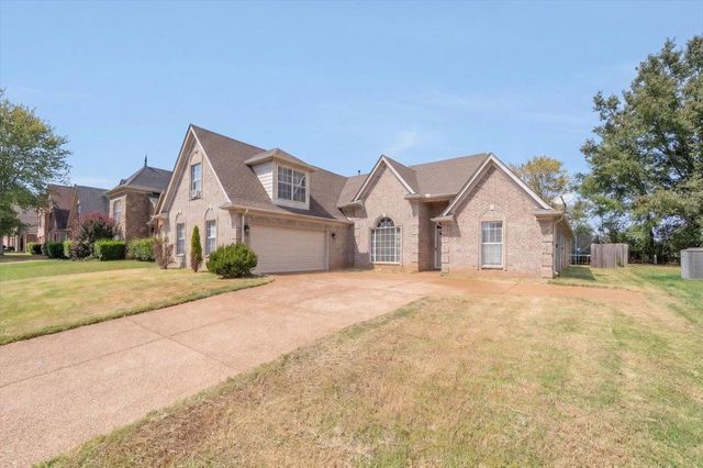 9562 MISTY KNOLL DR, Memphis, TN 38016
