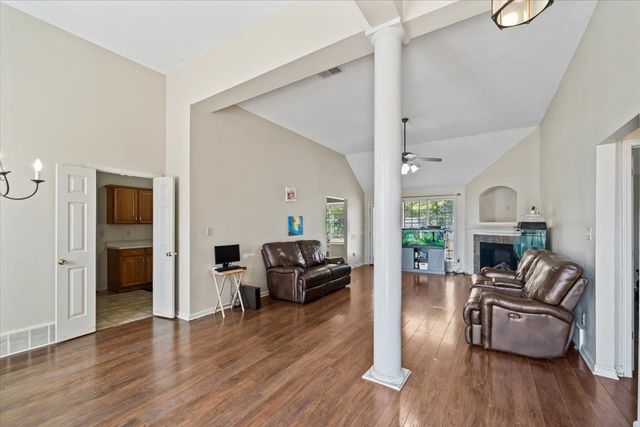 9562 MISTY KNOLL DR, Memphis, TN 38016