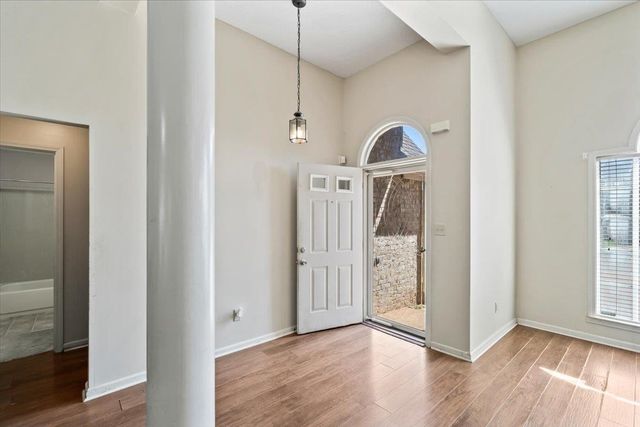 9562 MISTY KNOLL DR, Memphis, TN 38016