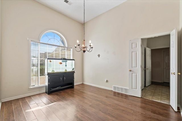 9562 MISTY KNOLL DR, Memphis, TN 38016