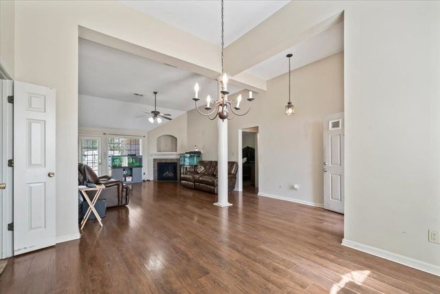 9562 MISTY KNOLL DR, Memphis, TN 38016