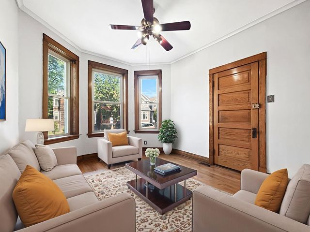 2501 N Artesian Avenue 1, Chicago, IL 60647