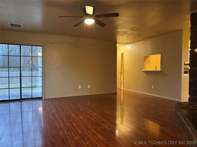6130 S Xenophon Avenue, Tulsa, OK 74132