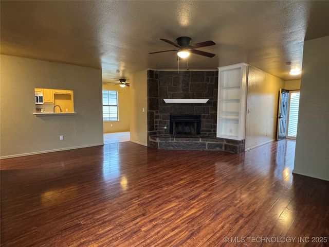 6130 S Xenophon Avenue, Tulsa, OK 74132
