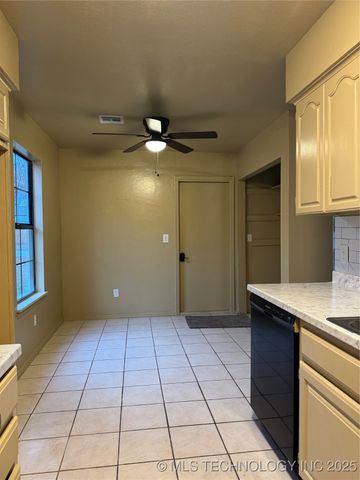 6130 S Xenophon Avenue, Tulsa, OK 74132