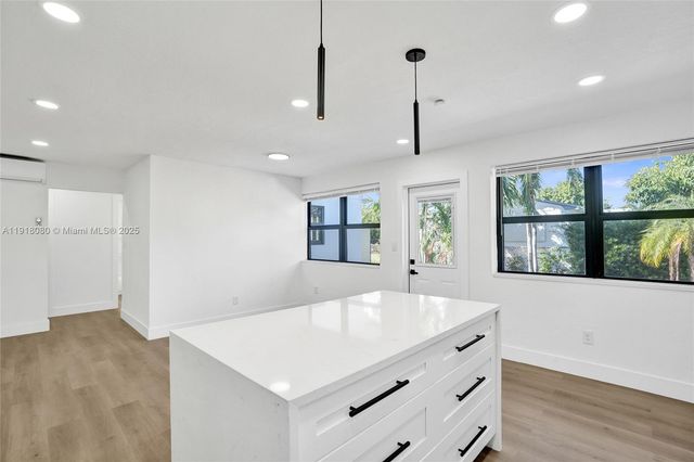 1302 S 22nd Ct, Hollywood, FL 33020