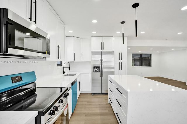 1302 S 22nd Ct, Hollywood, FL 33020