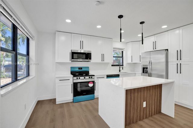 1302 S 22nd Ct, Hollywood, FL 33020