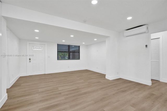 1302 S 22nd Ct, Hollywood, FL 33020