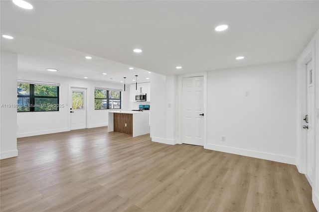 1302 S 22nd Ct, Hollywood, FL 33020