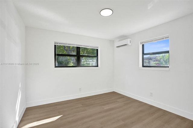 1302 S 22nd Ct, Hollywood, FL 33020