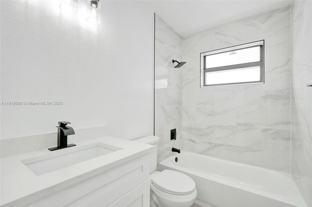 1302 S 22nd Ct, Hollywood, FL 33020