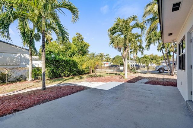 1302 S 22nd Ct, Hollywood, FL 33020