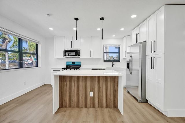 1302 S 22nd Ct, Hollywood, FL 33020