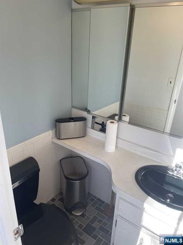 60 Westervelt Avenue, Tenafly, NJ 07670