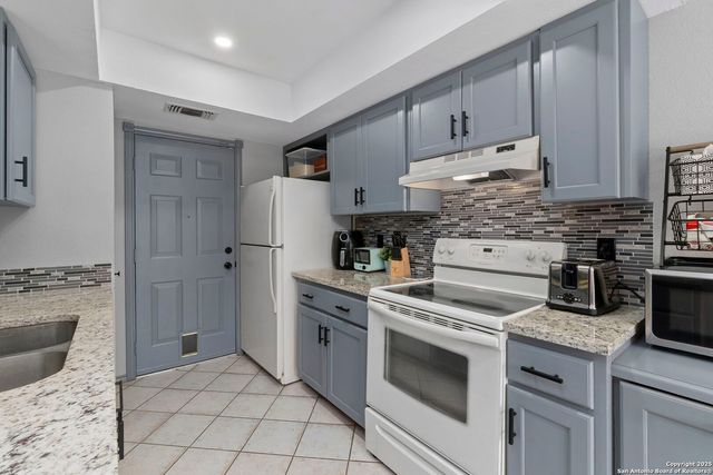 3707 Pipers Meadow, San Antonio, TX 78251