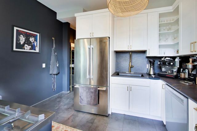 941 W Altgeld Street, Chicago, IL 60614