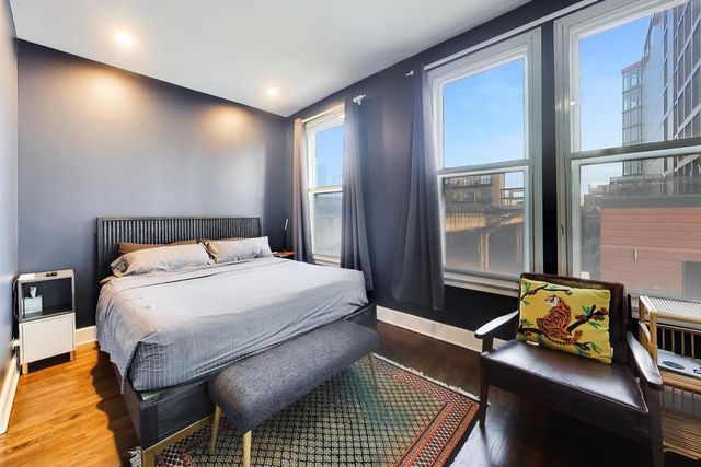 941 W Altgeld Street, Chicago, IL 60614