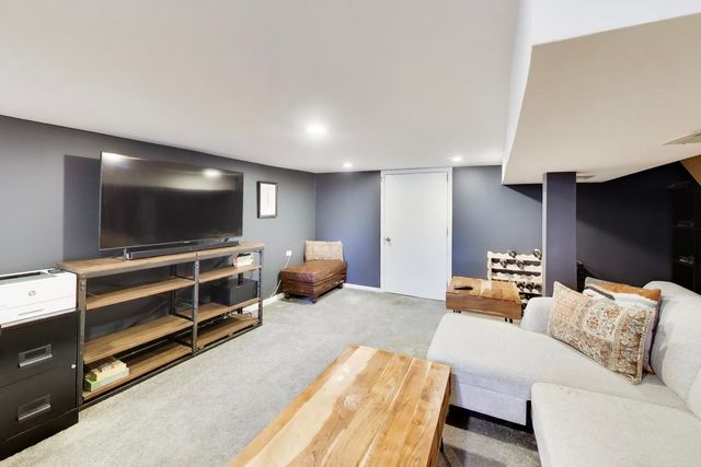 941 W Altgeld Street, Chicago, IL 60614