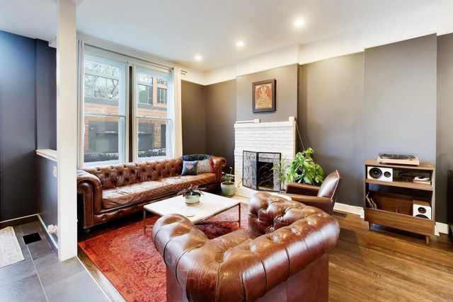 941 W Altgeld Street, Chicago, IL 60614