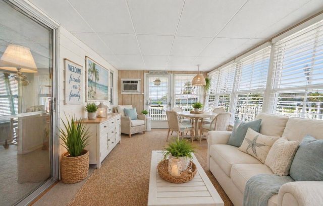 2000 E BAY DRIVE 85, Largo, FL 33771