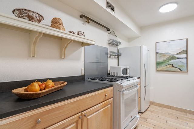 663 Bishops Lodge Road 50, Santa Fe, NM 87501