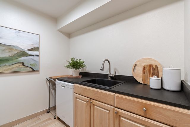 663 Bishops Lodge Road 50, Santa Fe, NM 87501
