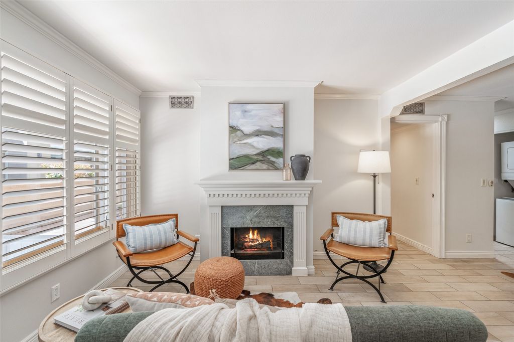 663 Bishops Lodge Road 50, Santa Fe, NM 87501