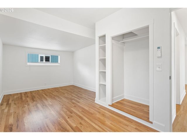 418 DEWEY St, Oregon City, OR 97045