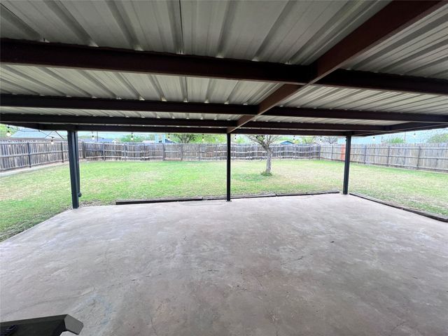 113 Candlestick Drive, Graham, TX 76450