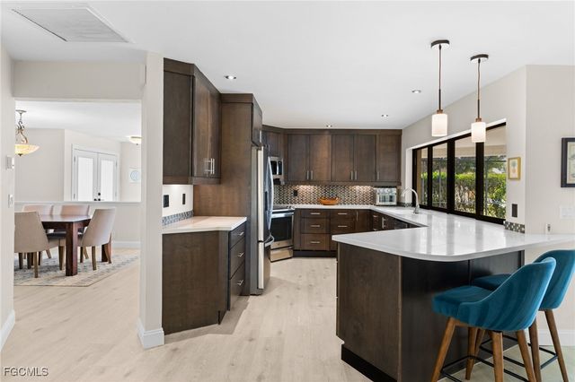 864 S Town And River DR, Fort Myers, FL 33919