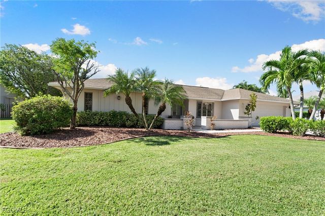 864 S Town And River DR, Fort Myers, FL 33919