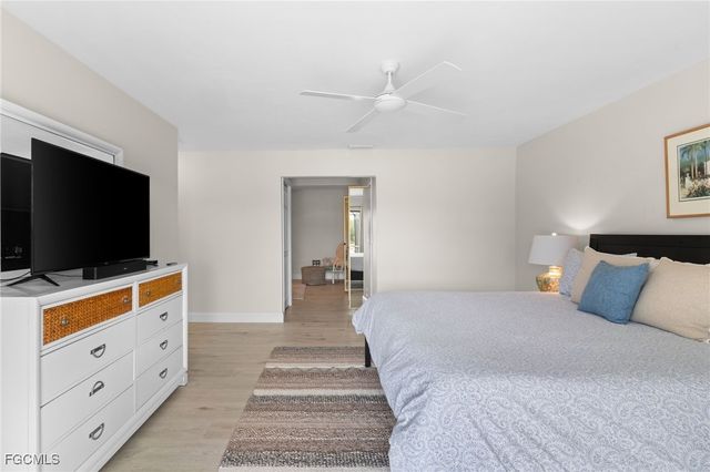 864 S Town And River DR, Fort Myers, FL 33919