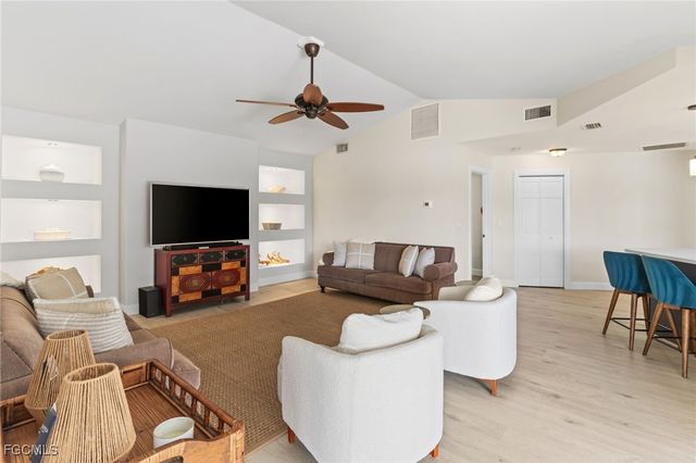 864 S Town And River DR, Fort Myers, FL 33919