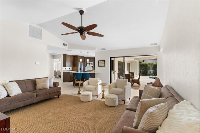 864 S Town And River DR, Fort Myers, FL 33919